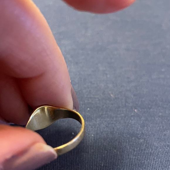 14K Gold Signet Ring, Script Initial “L” with Diamond Cut on Face and Sides - Picture 4 of 7